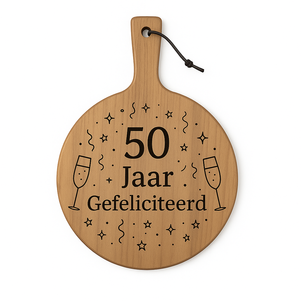 Ronde houten borrelplank met handvat Ø29,5 cm – Gravure 50 jaar Gefeliciteerd – Cadeau verjaardag of jubileum